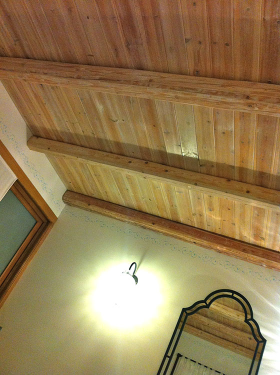 Bedroom ceilings covered with nice pink cerused wood